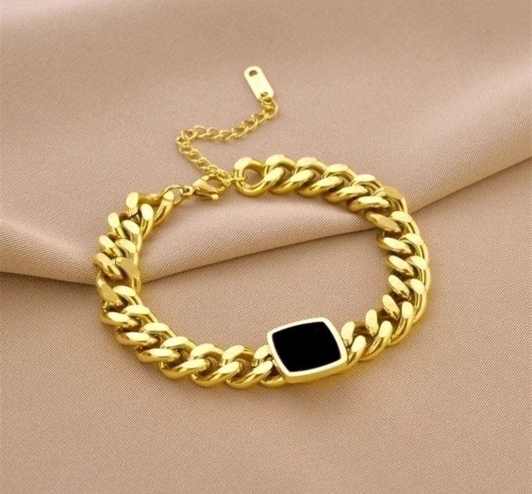 Cubian Necklace and Bracelet set