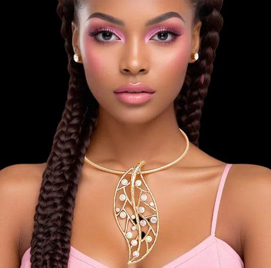 Rhinestone Leaf shaped Necklace