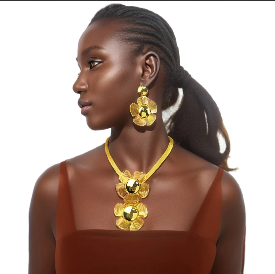 Women's Fashion Necklace Set