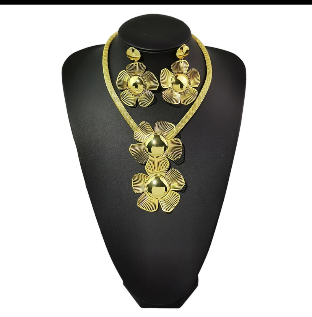 Women's Fashion Necklace Set